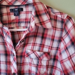 Gap red & blue plaid button down size small